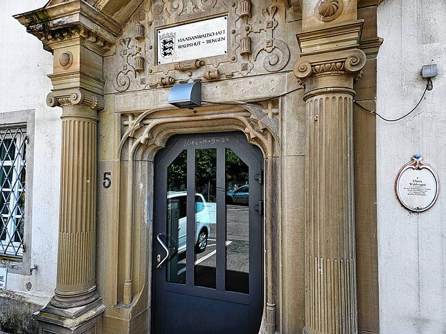 Die zuständige Staatsanwaltschaft Waldshut-Tiengen scheint die illegale Prostitution in Bad Säckingen und Laufenburg nicht ernsthaft zu ...