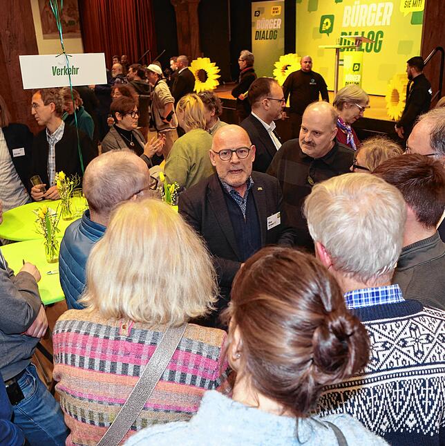 (Archivbild von Januar 2025) Beim Bürgerdialog der Landtagsfraktion der Grünen von Baden-Württemberg im Konstanzer Konzil spricht ...