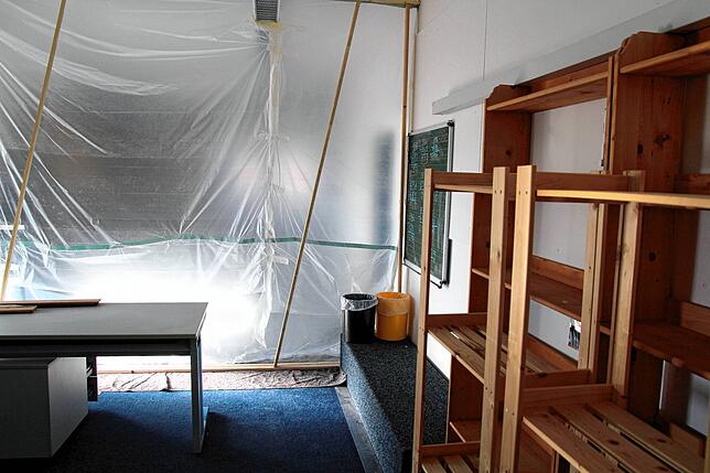 Im Obergeschoss wird ein neues Klassenzimmer geschaffen. Es soll im Schuljahr 2025/26 eine zusätzliche Klasse aufnehmen.