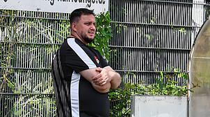 Mit seiner Mannschaft hochzufrieden: Shkelzen Kelmendi, Trainer des Bezirksliga-Aufsteigers Türk. SV Konstanz.