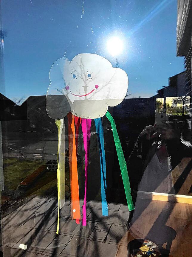Bild 14: Der SÜDKURIER macht mit: Bunte Regenbogen gegen Corona