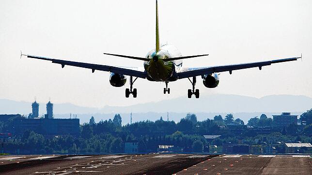 Im Herbst werden die Gesellschafter des Fluhafens entscheiden müssen, ob sie weiteres Geld in den Airport pumpen wollen. Bis dahin ...