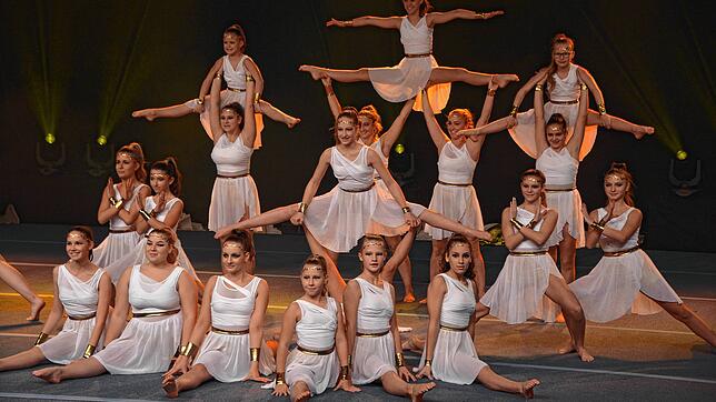 Als griechische Göttinnen traten die Mädchen der Turn- und der Schülerwettkampfgruppe des TuS Meersburg bei der Turngala in der ...