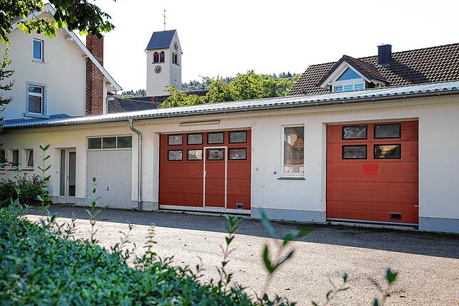 Das ehemalige Feuerwehrgerätehaus in Bankholzen, aufgenommen im Jahr 2021. Hier soll der Jugendtreff entstehen.
