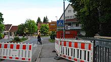 Ab Montag ist hier eine Vollsperrung eingerichtet. Nur Fußgänger und Radfahrer können noch fahren. Die Kreuzung zur Dögginger Straße ...