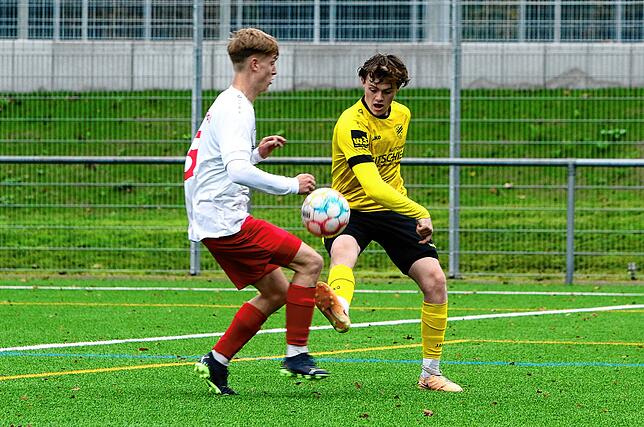 Bild 4: Spannendes Linzgauderby zwischen SC Pfullendorf II und SV Denkingen. Wir haben die besten Bilder!