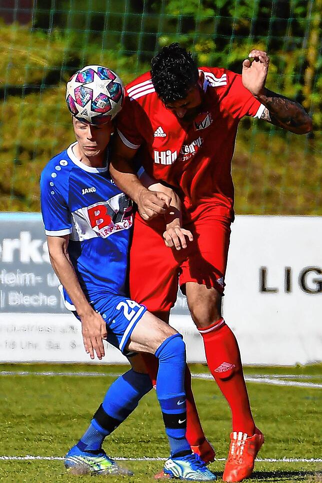 Bild 44: Spitzenreiter FC Erzingen setzt sich mit 5:0 beim FC RW Weilheim durch &ndash; und wir haben die Bilder!