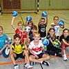 Ganz klar, ohne Gemeinschaft, Zusammenhalt und Mannschaftsgeist geht es bei ihnen nicht: Die E-Jugend des TV Ehingen beim Training in ...