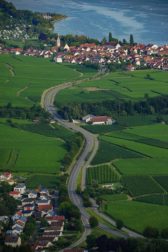 Eine leere B 31 &ndash; das sieht man selten. Der Verkehr wurde aus Richtung Überlingen kommend bei Stetten abgeleitet, über Markdorf ...