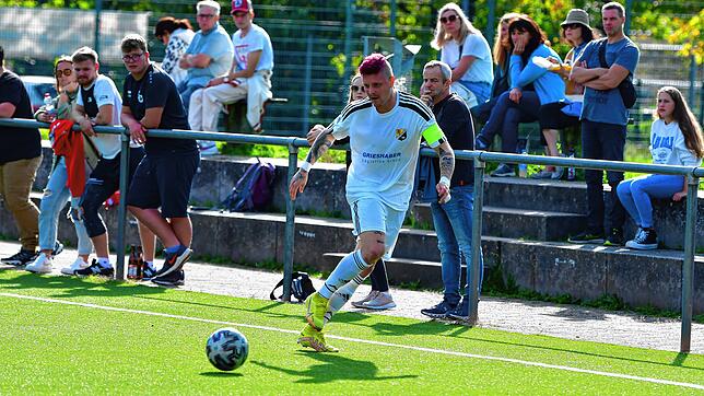 Wichtiger Punkt: Kapitän Gabriel Dittmar &ndash; hier ein Archivbild &ndash; traf per Strafstoß zum 1:1-Endstand und dem somit ...