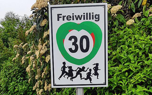 Bild 1: Streit um Tempo-30-Schilder auf der Höri: Umwelthilfe kündigt Rechtsmittel an