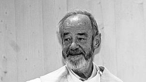 Walter Eckert 2018 bei einer Veranstaltung in Unterbränd. Der frühere Bräunlinger Stadtpfarrer ist am 4. Januar 2025 im Alter von 77 ...