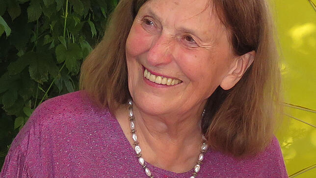 Seit 50 Jahren organisiert sie Theaterfahrten der Besuchergemeinschaft Geisingen der städtischen Bühnen Freiburg: Roswitha Röhrle. Vor ...