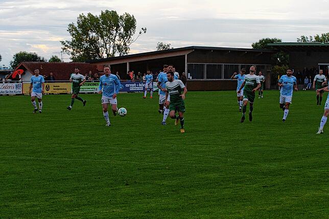 Bild 28: SV Waldhaus bezwingt den SV Obersäckingen mit 4:0 &ndash; und wir haben Bilder!