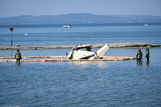 Das Wrack des Leichtflugzeugs auf dem Bodensee bei Staad Altenrhein. Welches Modell der 72-jährige Pilot flog, wollte die Schweizerische ...