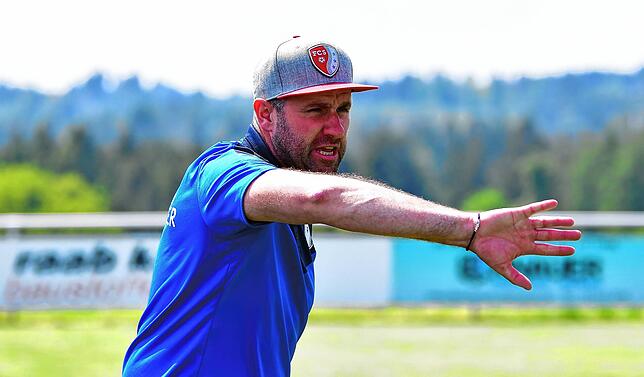 Michael Gallmann, Trainer FC Schlüchttal: „Der Meistertitel ist in greifbarer Nähe und wir wollen ihn perfekt machen.“