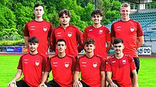 Jugend rückt nach: Zu den Aktiven des FC Tiengen 08 stoßen (hinten, von links) Daniel Janke, Andan Muhovic, Dion Elshani, Tobias Geiger ...