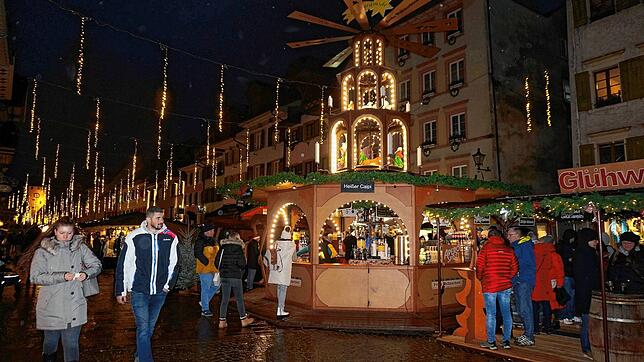 Der Waldshuter Weihnachtsmarkt findet 2024 vom 23. November bis 22. Dezember statt. Auch die Pyramide wird dann wieder in der ...