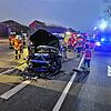 Die Feuerwehr Singen war nach einem fehlerhaften Abbiegemanöver in Überlingen am Ried gefordert. Vier Menschen wurden verletzt, der ...