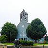 Die evangelische Pfarrkirche wurde 1937/38 erbaut. Sie wird auch die „Blaue Kirche von Stetten“ genannt.