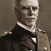 Admiral Maximilian Graf von Spee. Er traf die fatale Entscheidung, die Falklands direkt anzusteuern. Dort fuhr er den Briten quasi vor ...
