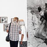 Stilprägend: Unter dem Titel „Schaut her! Toni Schneiders“ zeigt das Kunstmuseum bis zum 18. September eine Fotoausstellung ...