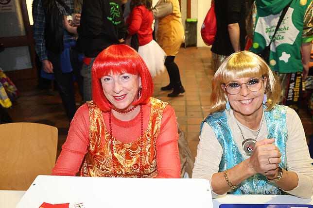 Bild 15: Konstanzer Straßenfasnacht 2025: Die Stimmung ist auch am Fasnachtsfreitag super
