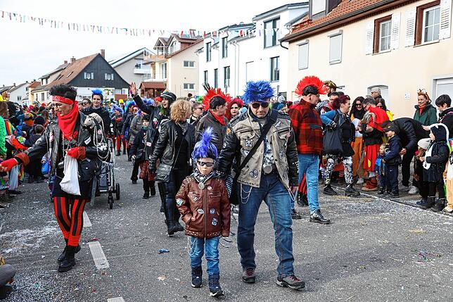 Bild 18: So bunt war der große Umzug beim Seenarrentreffen in Allensbach 2024 &ndash; Teil 1