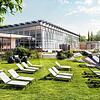So soll es zukünftig aussehen: Der Gastronomiebereich der Meersburg Therme, vorn links, wird durch einen Anbau vergrößert, der ...