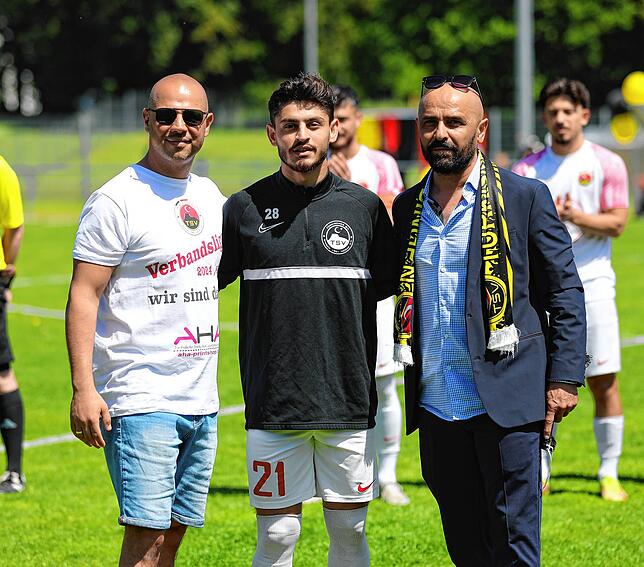 Bild 22: Vor Meisterfeier: Türk. SV Singen und VfR Stockach trennen sich 1:1. Wir haben die besten Bilder.
