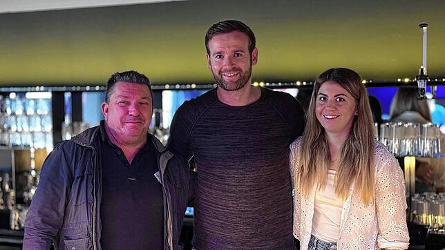Sie eröffnen gemeinsam das GenX (von links): Thomas Müller, Robin Brendle und Natalie Müller. Die Vorbereitungen zur großen Eröffnung am ...