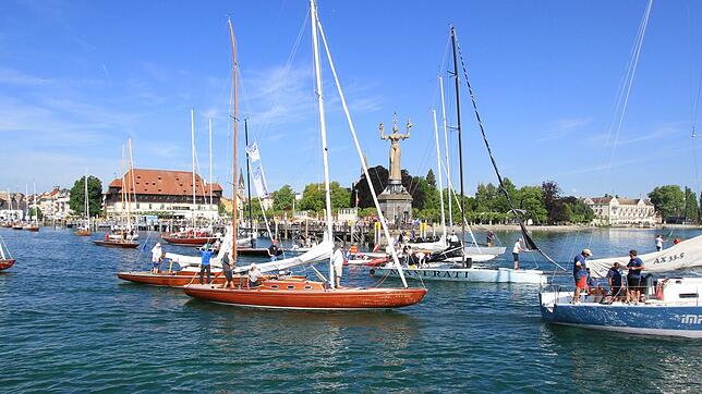 Ausfahrt der Segelyachten bei der Internationalen Bodenseewoche.