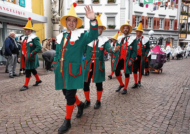 Das geht nicht: Die Corona-Auflagen lassen keine Umzüge zu wie hier 2020 in der Tiengener Fußgängerzone mit den Narrenräten der Bürger- ...