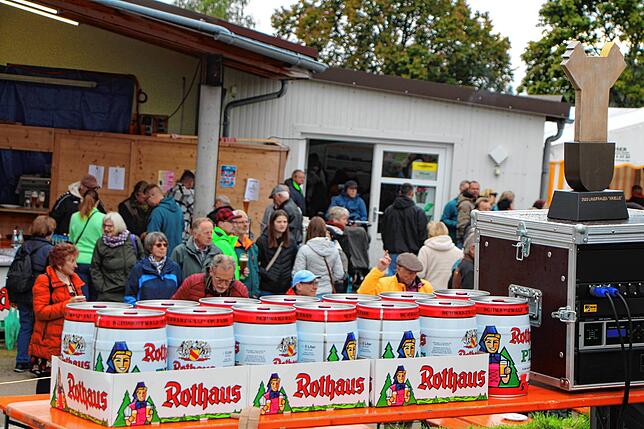 Bild 18: Bilder vom 12. Strohskulpturen-Wettbewerb in Verbindung mit dem 25. Kürbismarkt