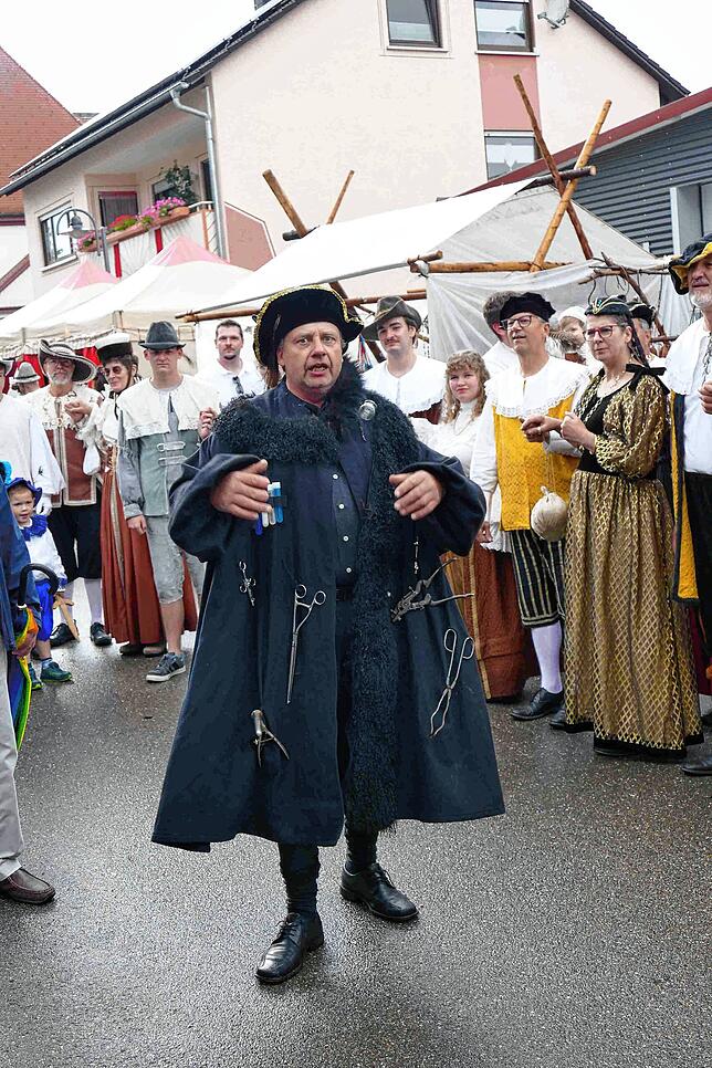 Bild 5: Tausende Besucher tauchten beim siebten "Stettener Spectaculum", 25.-27. Juli, ins Mittelalter ein