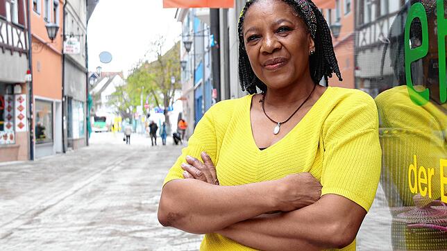 Johanna Herrmann betreibt in der Jakob-Kessenring-Straße einen Afro-Shop. Die Bauarbeiten hatten große Auswirkungen auf ihre Einnahmen.