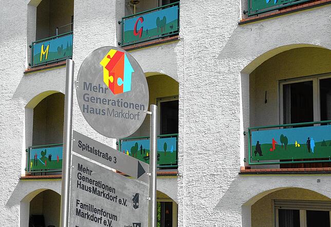 Von den Mitarbeitern des Mehrgenerationenhauses wird die Konzeptionierung des Seniorenbeauftragten unterstützt.