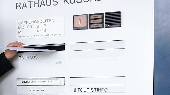 Die Bewerbungen für die Bürgermeisterwahl in Küssaberg sind eingereicht. Drei Kandidaten wollen auf den Chefsessel im Küssaberger Rathaus.