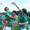 Auf den Triumph: Die DJK Donaueschingen feiert den Meistertitel in der Landesliga.