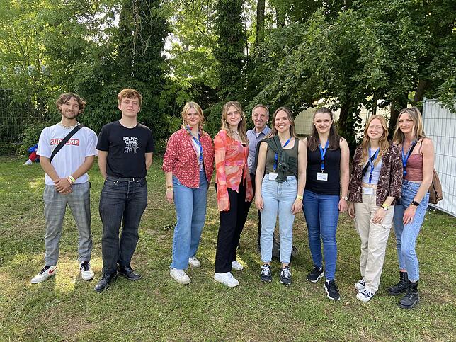 Sie haben mitgearbeitet in der Pop-Up-Redaktion des SÜDKURIER beim Campus-Festival 2023: Freddy Raible, Luca Viglahn, Ena Begovic, Mia ...