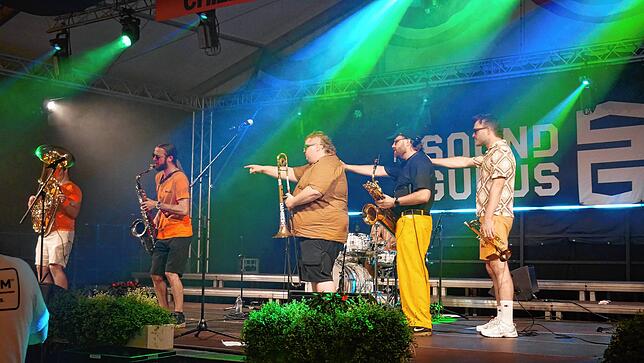 Bild 8: Chilbi 2025 in Waldshut: Große Waldhaus Brassnacht mit „Brasslufthamma“ und „SoundGurus“