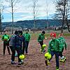 In ihrem ersten Training seit Oktober 2020 waren die D-Jugendspieler des TuS Blumberg in der vergangenen Woche mit großer Begeisterung ...