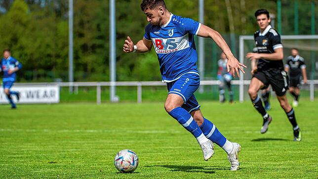 Alles reinhängen: Angelo Armenio und der FC Erzingen sind am Sonntag gefordert. Gegen den SV Kirchzarten, einem direkten Konkurrenten im ...