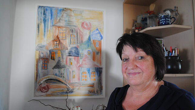 Sylvia Döbele vor einem ihrer Bilder. Nach ihrem Abschied von der Kommunalpolitik hat die SPD-Stadträtin und Kreisrätin mehr Zeit zum ...