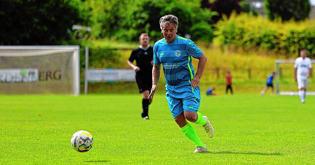 Bild 14: Ü40-Männer des FC Radolfzell stehen nach 6:0 gegen Pfaffenweiler/Ehrenkirchen im Verbandspokalfinale