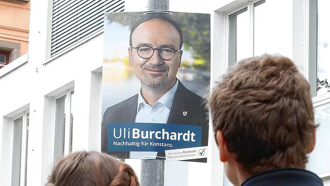 Oberbürgermeister Uli Burchardt ist in den Wahlkampf gestartet. Per Video-Botschaft hat er sich mit einem scharfen Angriff auf seine ...