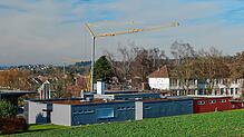 Auf dem Dach der Feuerwehr-Fahrzeughalle (Vordergrund) in Markelfingen kann nach mehrheitlicher Entscheidung des Ortschaftsrates ein ...