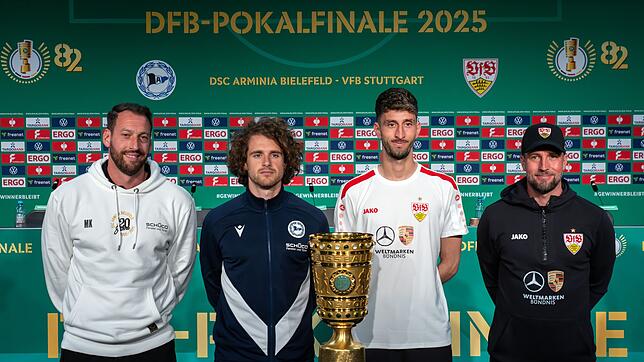 Mitch Kniat (l) und Mael Corboz (2.v.l) freuen sich auf das DFB-Pokalfinale.
