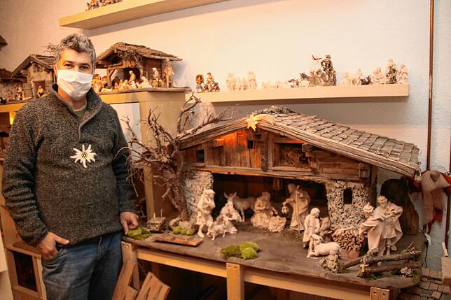 Bild 17: Von der uralten Schindel zur schmucken Weihnachtskunst: So entsteht eine handgebaute Krippe