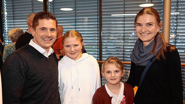 Bild 4: Endlich wieder Turngala! Fotos der Zuschauer beim großen Event in der Schänzlehalle